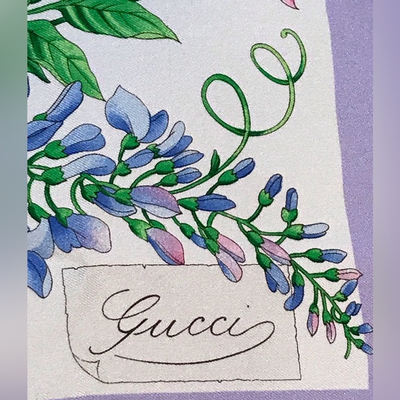 GUCCI Flora Silk Scarf- 35”x 35”😍🌸🌺🔥 - Picture 3 of 17